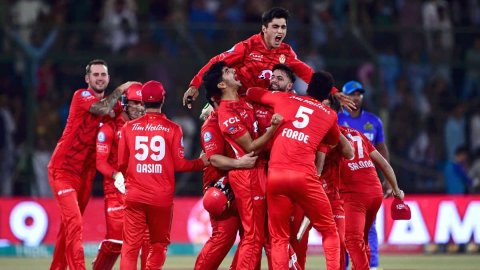 इमाद वसीम के पंजे से ढेर हुई मुल्तान,इस्लामाबाद यूनाइटेड ने आखिरी गेंद पर PSL 2024 जीतकर रचा इतिहास