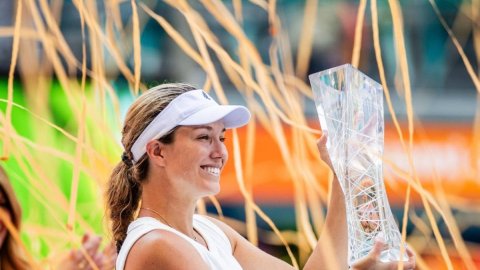 Collins topples Rybakina in Miami final to win WTA 1000 title