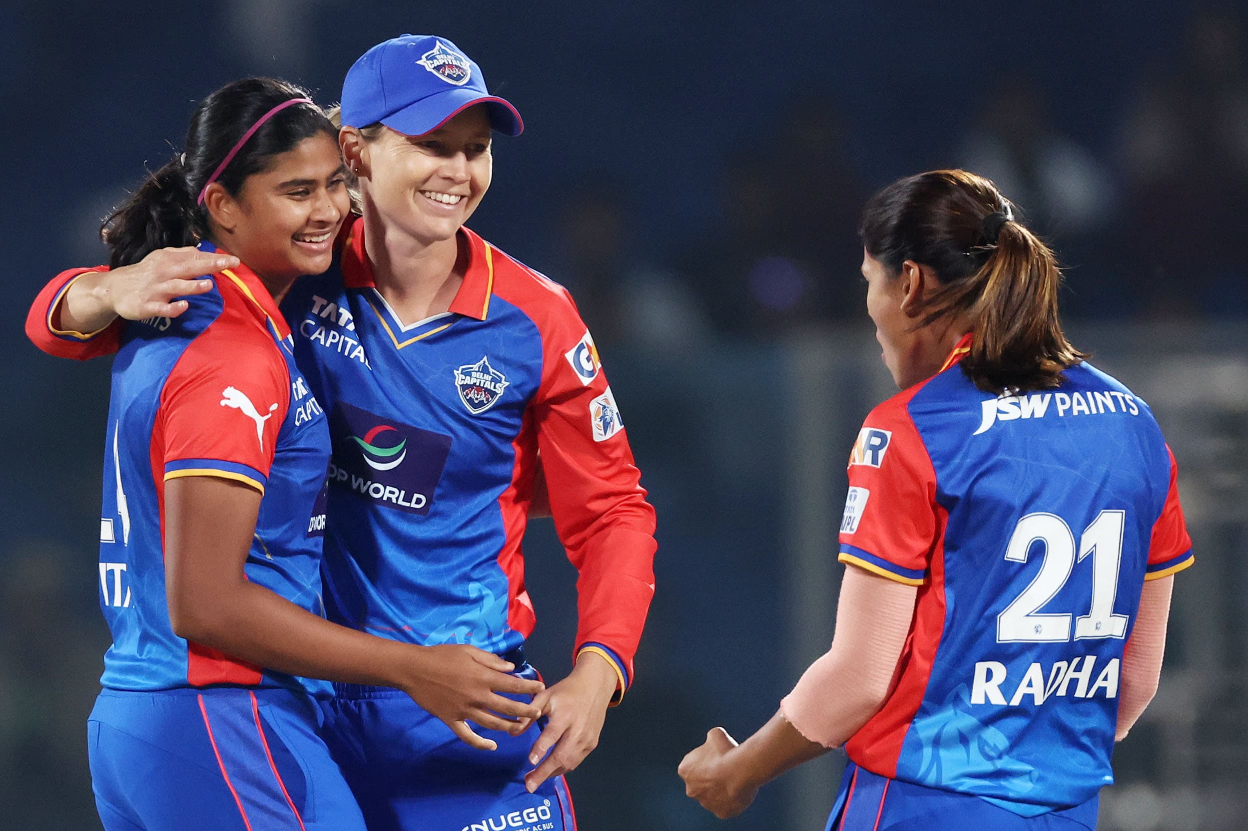 WPL 2024: Delhi Capitals beat RCB by just 1 Run and qualify for the playoffs! WPL 2024: ரிச்சா கோஷ் போராட்டம் வீண்; ஒரு ரன்னில் ஆர்சிபியை வீழ்த்தி டெல்லி கேப்பிட்டல்ஸ் த்ரில் வெற
