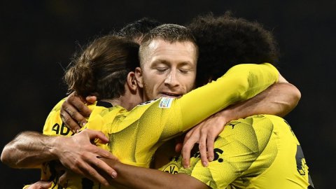 Dortmund see off Eindhoven to advance into UEFA Champions League quarterfinal