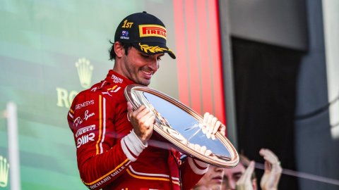 Formula 1: Sainz storms to victory amid drama in Australia; Verstappen retires, Russell crashes out