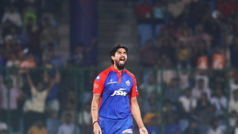 IPL 2024: Delhi Capitals' Ishant Sharma twists his ankle, goes off the field