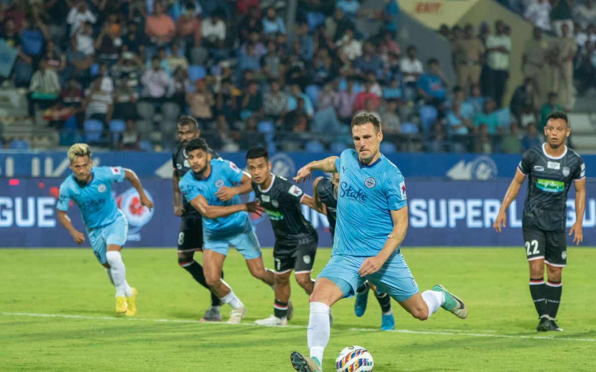 ISL 202324 Vikram Partap's Hattrick Seals Emphatic Win For Mumbai