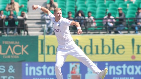 James Anderson becomes first pace bowler to pick 700 Test wickets