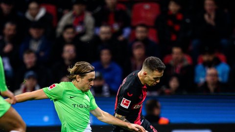 Leaders Leverkusen overpower hapless Wolfsburg in Bundesliga