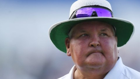 Marais Erasmus announces retirement from international cricket umpiring