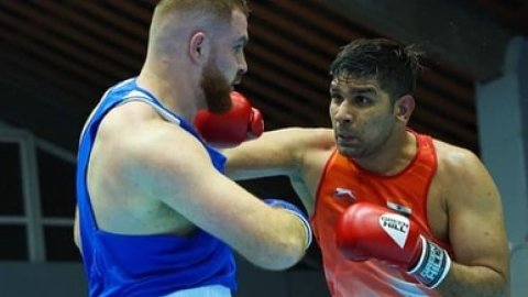 Olympic Boxing Qualifier: Setback for India as Deepak, Narender go down on opening day (Ld)