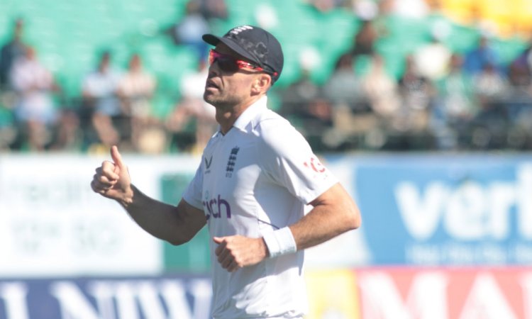 Sachin heaps praise on on Anderson’s 700 wickets, calls it “stellar achievement”