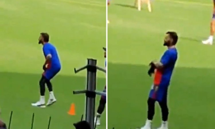 WATCH: RCB के खेमे से जुड़े विराट कोहली, मैक्सवेल के साथ फुटबॉल खेलते हुए वीडियो आया सामने