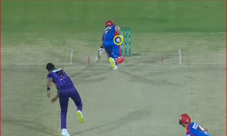 WATCH: पाकिस्तानी गेंदबाज़ ने गुस्से में बॉल बल्लेबाज़ को मारा, फिर जो हुआ वो देखकर आप भी पकड़ लोगे 