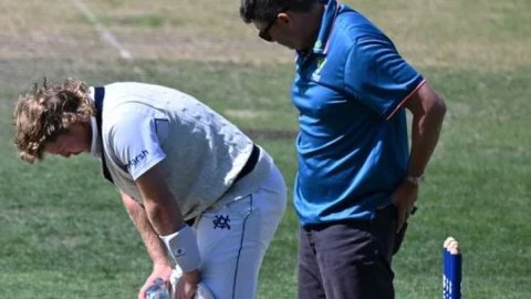 Will Pucovski retires hurt after being struck by bouncer in Sheffield Shield match