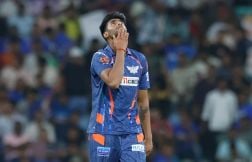 IPL 2024: क्या मयंक यादव फिर हुए चोटिल? मुंबई के खिलाफ स्पेल पूरे किये बिना पवेलियन लौटे