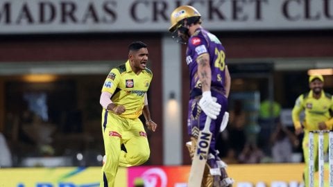 IPL 2024: तुषार ने KKR को दिया तगड़ा झटका, मैच की पहली ही गेंद पर साल्ट को बना डाला अपना शिकार, देखें