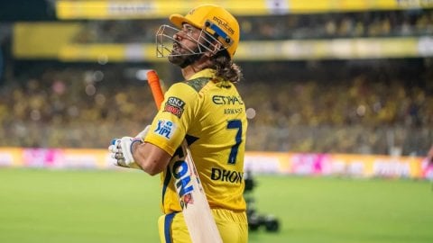 एमएस धोनी ने रच डाला इतिहास,IPL में अनोखा रिकॉर्ड बनाने वाले पहले खिलाड़ी बने