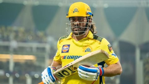 MS Dhoni creates history Breaks Chris Gayle and ab de villiers’s Record 