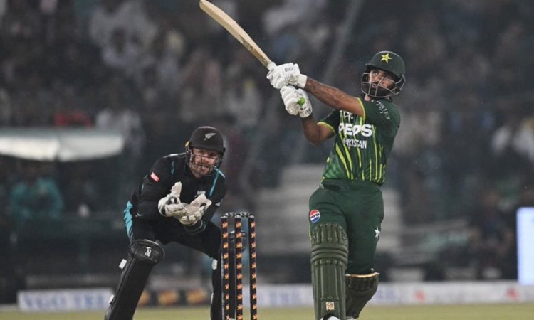 PAK vs NZ: न्यूजीलैंड ने चौथे T20I में पाकिस्तान को हराकर सीरीज में बनाई बढ़त, ये 2 खिलाड़ी बने जीत 