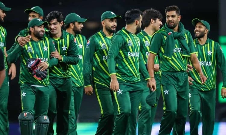 Pakistan Pacer Shaheen Afridi set to miss first two T20Is vs New Zealand! PAK vs NZ: முதலிரண்டு போட்டிகளை தவறவிடும் ஷாஹின் அஃப்ரிடி; காரணம் என்ன?