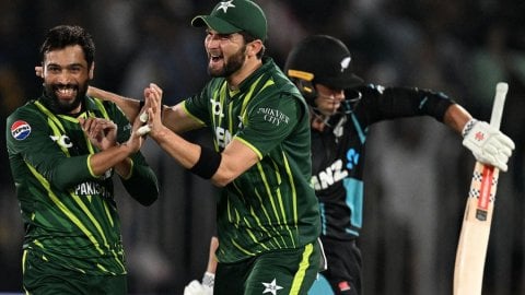 PAK vs NZ, 2nd T20I: நியூசிலாந்தை 90 ரன்களில் சுருட்டியது பாகிஸ்தான்!