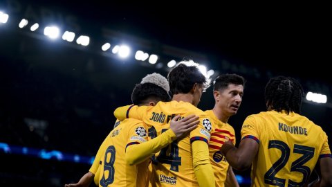 Champions League: Xavi's magic substitutions lead Barcelona to thrilling win over PSG