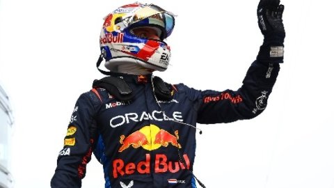 Formula 1: Verstappen on pole for Chinese Grand Prix, Hamilton to start at 18th position