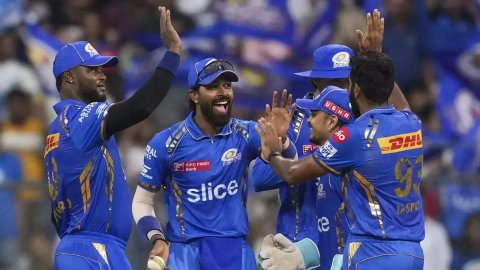 IPL 2024: 6 में से 4 मैच हार चुकी MI कैसे कर सकती है प्लेऑफ के लिए क्वालिफाई? ये रहे समीकरण