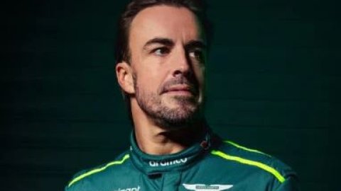 'I'm here to stay': Fernando Alonso extends Aston Martin deal until 2026