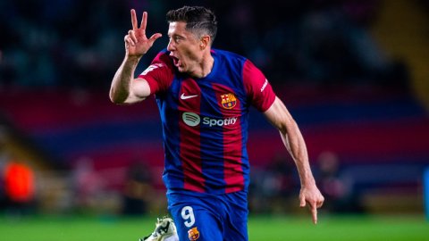 LaLiga: Lewandowski hat-trick puts Barca back to second ahead of Girona showdown