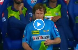 VIDEO: लाइव मैच में जोंटी रोड्स ने जीते करोड़ों दिल, कैच छूटने पर यश ठाकुर के पास पहुंच गए कोच साहब