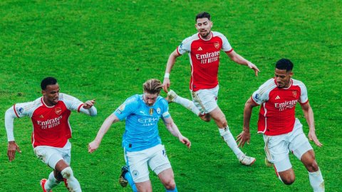 Premier League: Man City, Arsenal share spoils as goalless draw leaves Liverpool on top