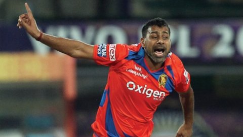 IPL में सबसे ज्यादा मेडन ओवर्स डालने वाले टॉप-3 गेंदबाज़, लिस्ट में दो इंडियन शामिल