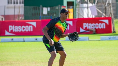 Zimbabwe bring in Courtney Walsh as coaching consultant for Women’s T20 World Cup Qualifiers