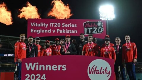 ENG vs PAK, 4th T20I: பாகிஸ்தானை வீழ்த்தி தொடரை வென்றது இங்கிலாந்து!