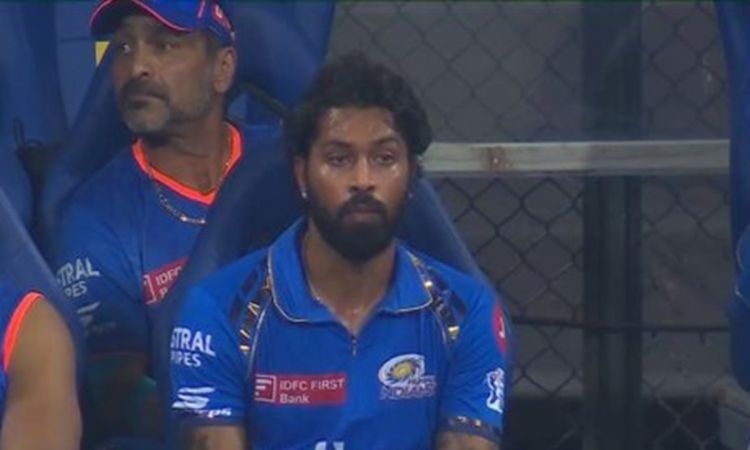 HARDIK PANDYA HAS BEEN BANNED FOR ONE MATCH DUE TO SLOW OVER-RATE against LSG