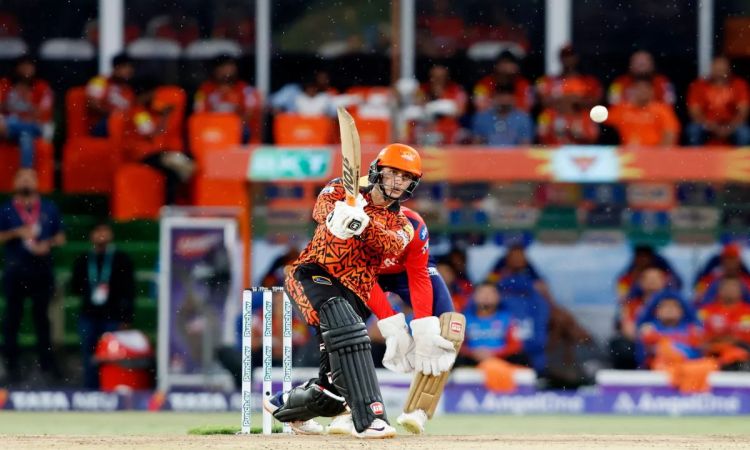 IPL 2024: अभिषेक शर्मा ने अर्धशतक जड़ते हुए तोड़ा विराट का 8 साल पुराना रिकॉर्ड 