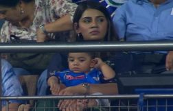 IPL 2024: बुमराह के बेटे अंगद अपनी मां संजना गणेशन के साथ मैच देखते हुए आये नज़र 