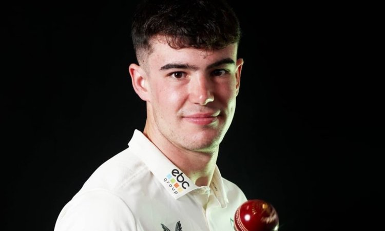 इंग्लैंड के क्रिकेटर का 20 साल की उम्र में हुआ निधन, एक दिन पहले लिए थे 3 विकेट