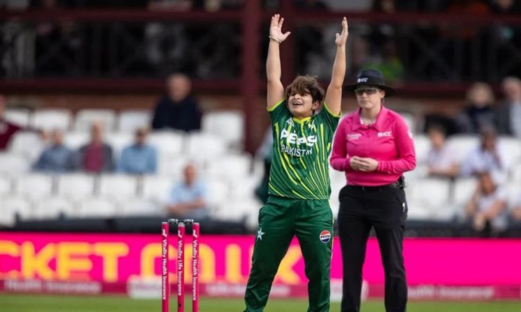  Nida Dar goes past Megan Schutt to become the leading wicket-taker in women's T20Is