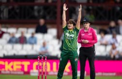  Nida Dar goes past Megan Schutt to become the leading wicket-taker in women's T20Is