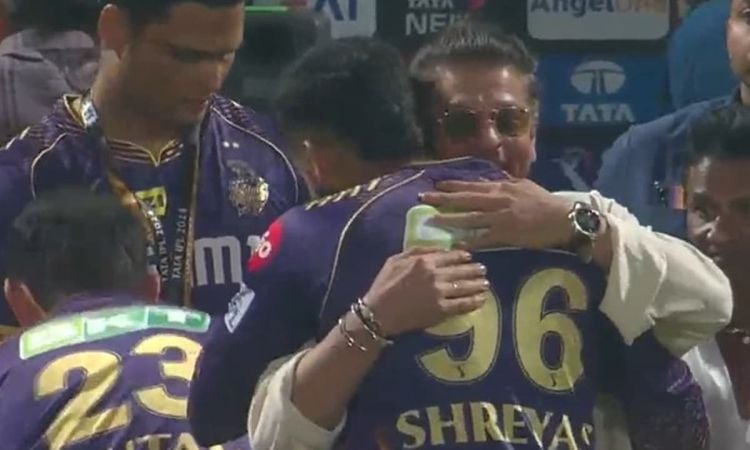  IPL 2024 Shah Rukh Khan hugs captain Shreyas Iyer after win against SRH