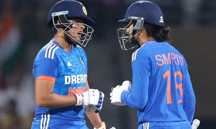  Smriti Mandhana Shafali Verma pair become the First Indian Opening Pair to complete 2000+ Runs in T
