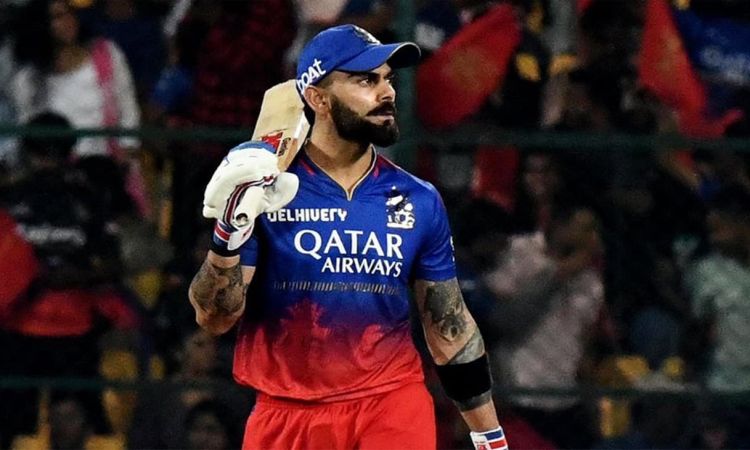 Virat Kohli need 76 runs to complete 8000 Run in IPL