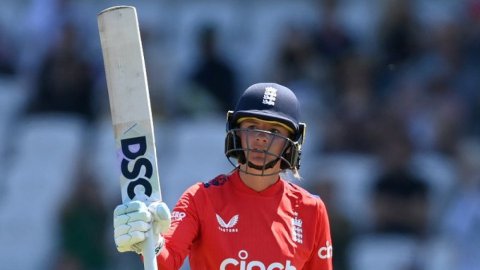 Danni Wyatt's outstanding 87 leads England to women’s T20I series sweep over Pakistan