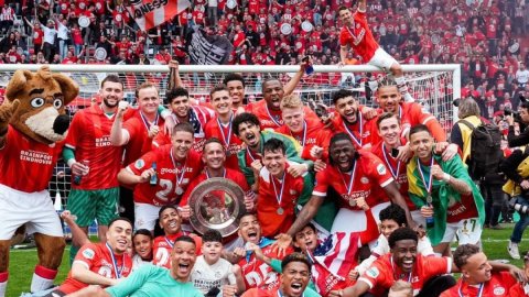 Football: PSV clinch 25th Eredivisie title, first in six years