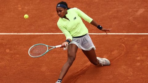 French Open: Gauff, Jabeur race through their openers; join Swiatek, Osaka in second round (Ld)