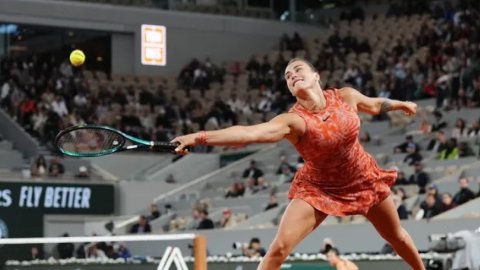 French Open: Sabalenka, Rybakina ease into third round with easy wins