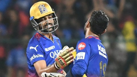 IPL 2024: Bowlers, du Plessis keep RCB’s playoff hopes alive with four-wicket win over GT (ld)