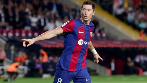 La Liga 2023-24: Lewandowski to stay at Barcelona, says agent