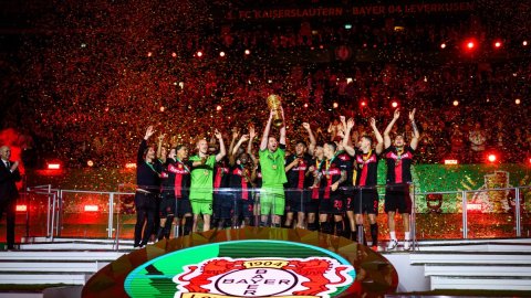 Leverkusen beat Kaiserslautern to lift German Cup title