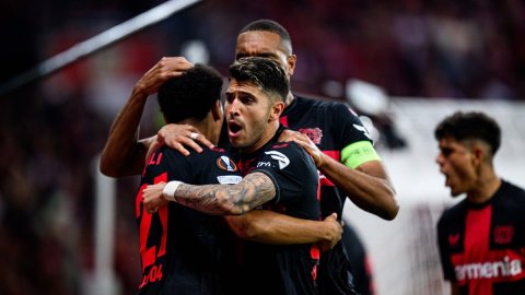 Leverkusen hold Roma in four-goal thriller to book Europa League final