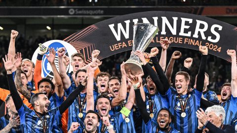 Lookman scores hat-trick as Atalanta stun Leverkusen to win Europa League title